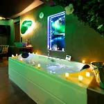 La Forêt Enchantée - à Thème Jacuzzi - évasion Pour Deux Apartamento