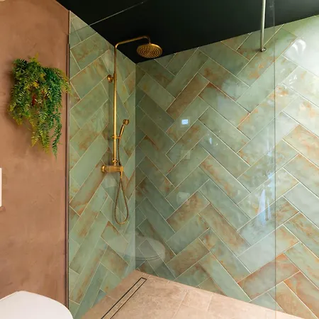 La Forêt Enchantée - à Thème Jacuzzi - évasion Pour Deux *