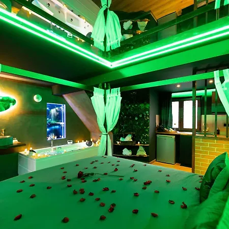 La Forêt Enchantée - à Thème Jacuzzi - évasion Pour Deux Appartamento