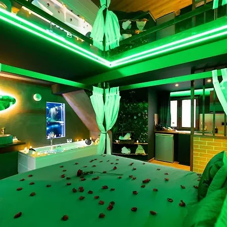 Apartment La Foret Enchantee - A Theme Jacuzzi - Evasion Pour Deux Schirrhein