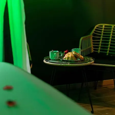 La Foret Enchantee - A Theme Jacuzzi - Evasion Pour Deux * Schirrhein