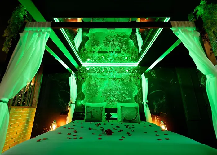 شقة La Foret Enchantee - A Theme Jacuzzi - Evasion Pour Deux Schirrhein