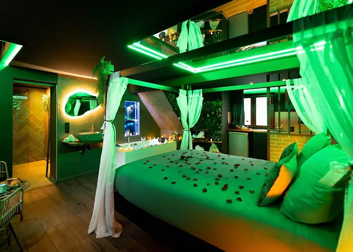 Apartament La Foret Enchantee - A Theme Jacuzzi - Evasion Pour Deux *